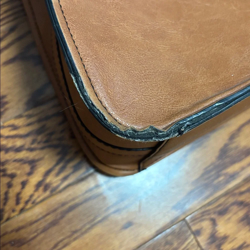 London Fog Tan Leather Handbag - Picture 6 of 9